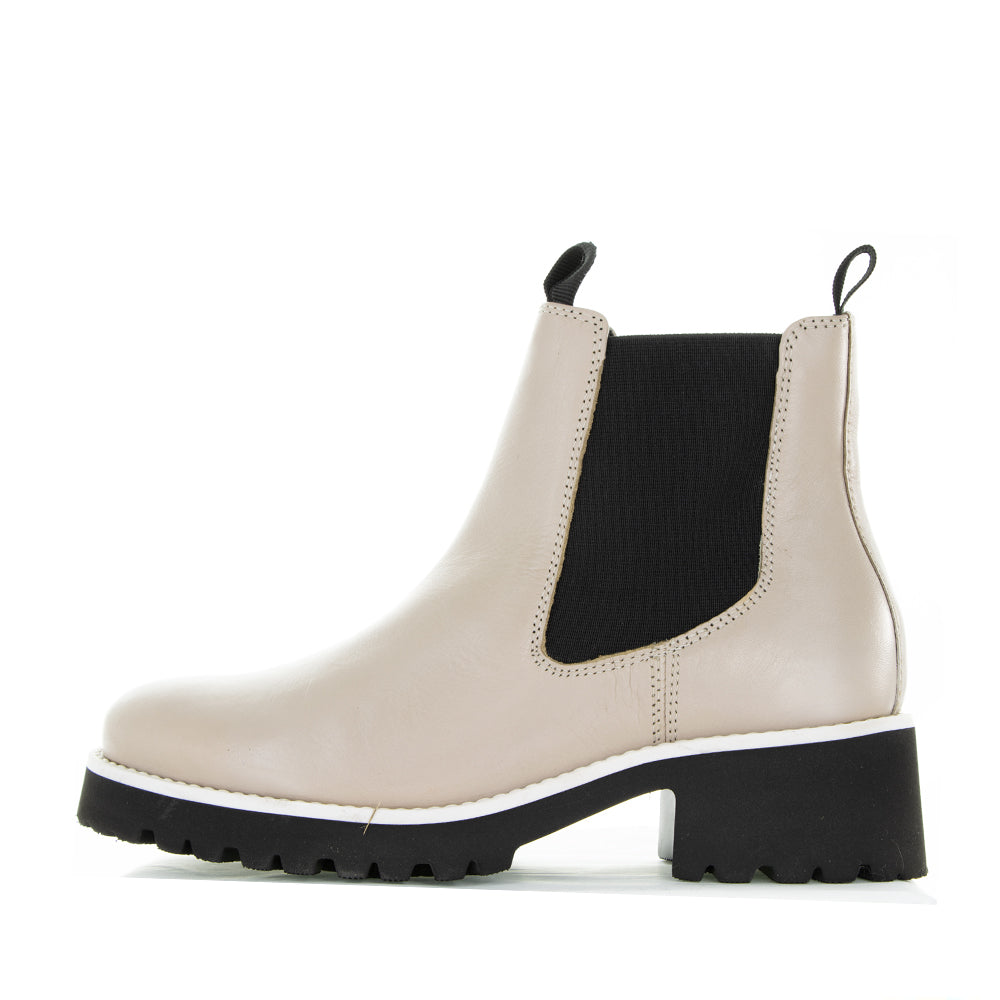 Le Sansa El Sansa Silver Grey boots featuring sleek design and metallic finish, shown from the side view.