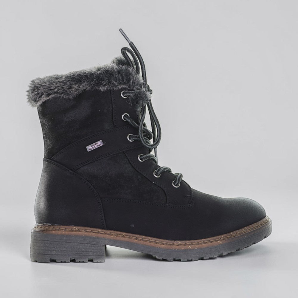 CC Resorts Garner Black boots featuring sleek black leather and stylish design, perfect for casual or dressy outfits.