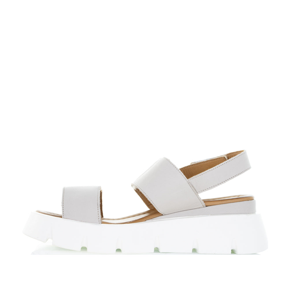 Le Sansa silver grey leather sandal handle with sleek strap design and silver-grey color for stylish summer footwear.