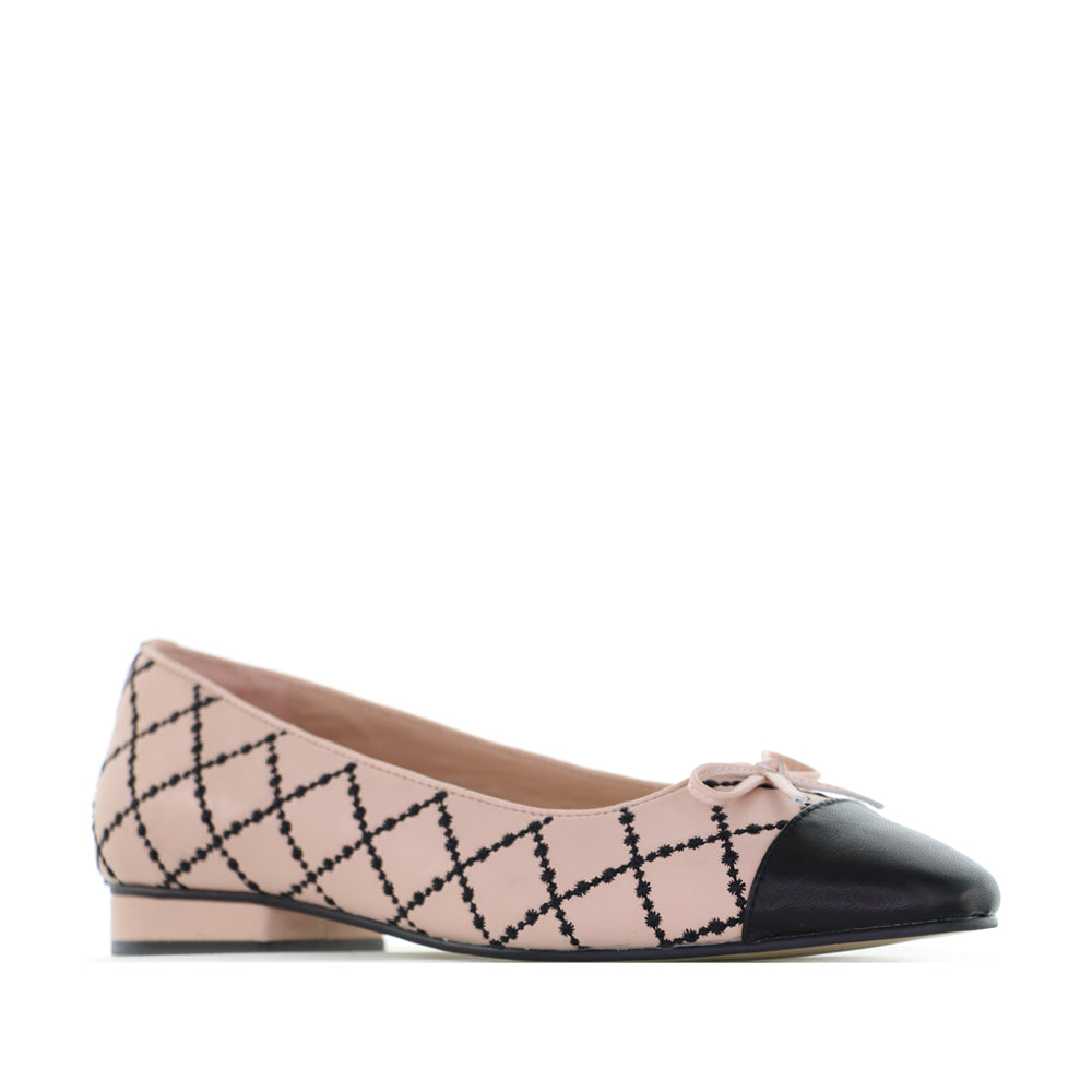 Le Sansa Hary Nude ballet flats with soft nude leather exterior and rounded toe, casual and elegant footwear for women.