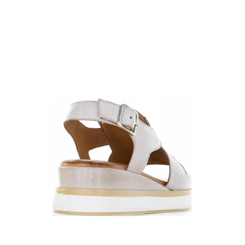 Le Sansa Hype Silver Grey sandals with open toes and adjustable straps, stylish footwear for casual summer wear