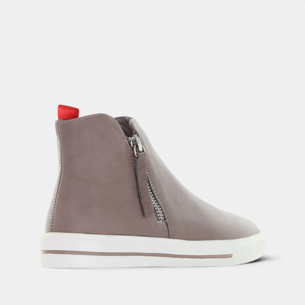 LE SANSA Intro Taupe boots with suede upper and chunky sole, stylish ankle-length footwear for casual and everyday wear.
