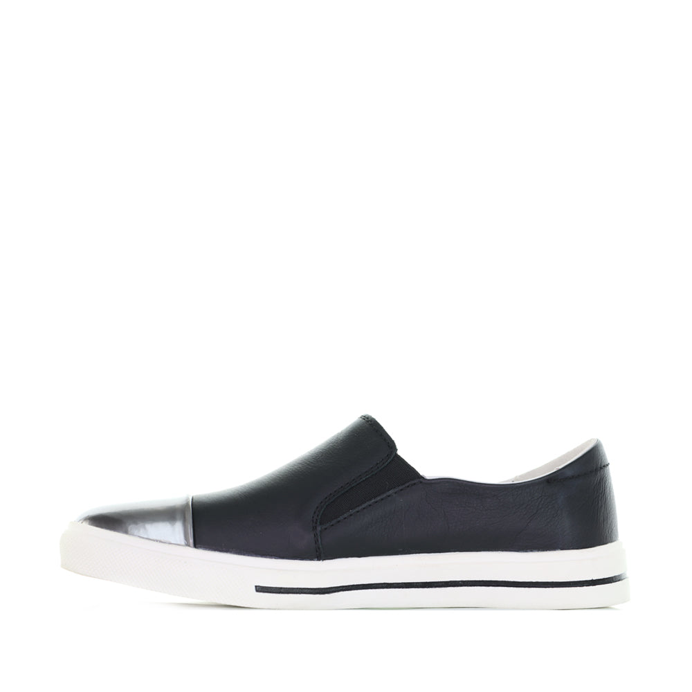 LE SANSA IVANA BLACK Women Loafers - Zeke Collection NZ