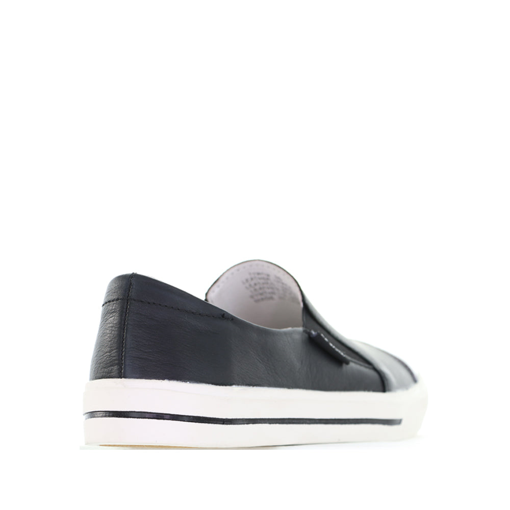 LE SANSA IVANA BLACK Women Loafers - Zeke Collection NZ