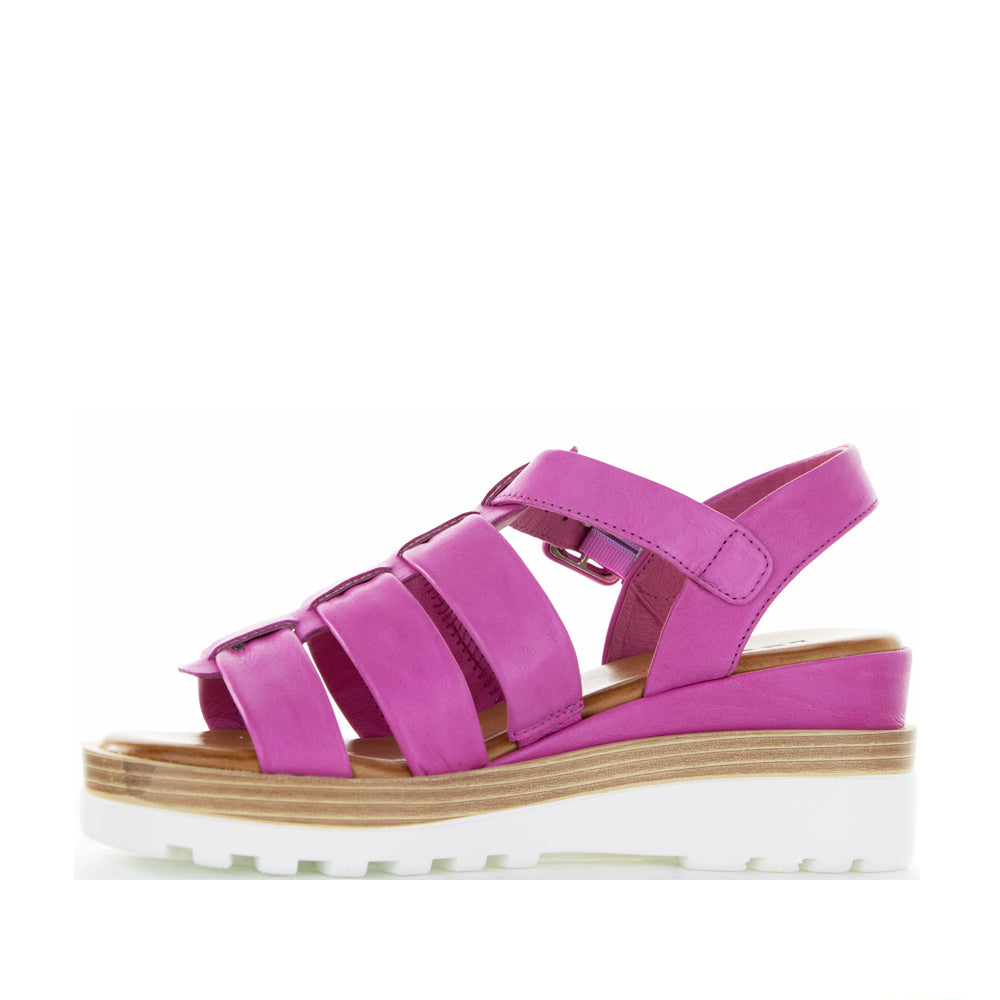 Le Sansa Toast hot pink sandals with open toes and ankle strap, stylish footwear for casual or summer wear.