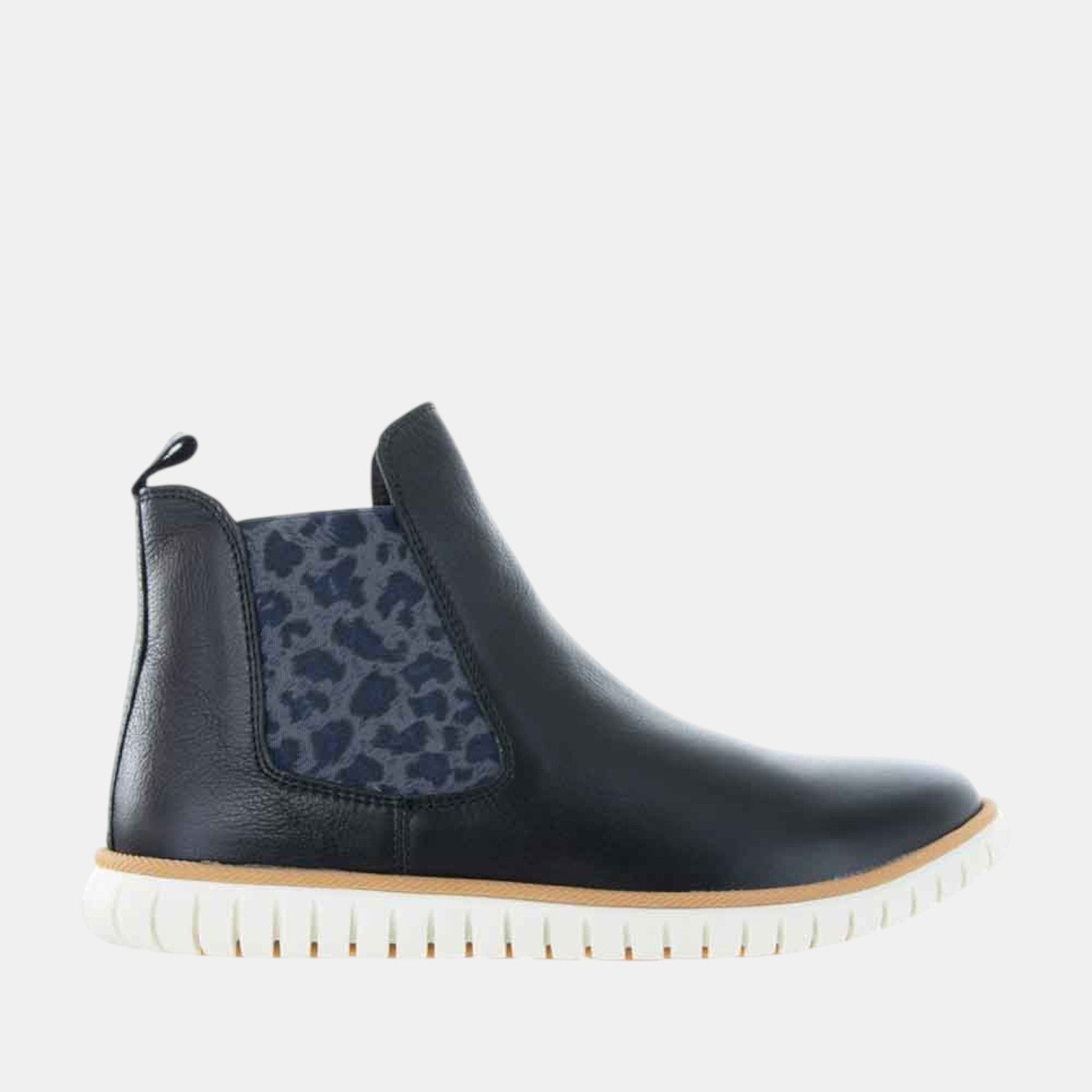 Le Sansa Indy black and grey boots with lace-up design and chunky sole, showcasing a stylish and versatile footwear option.