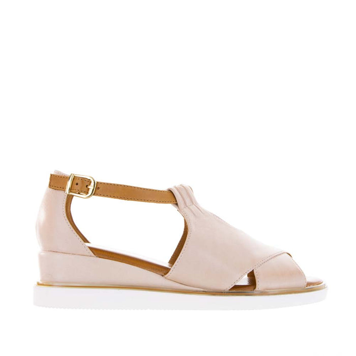 Le Sansa Lesansa Tosca Blush Tan sandals featuring stylish open-toe design and tan blush color, perfect for casual summer wear.