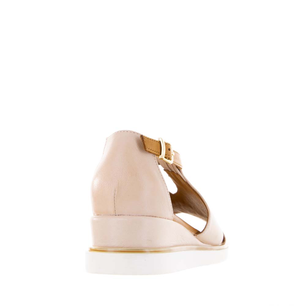 Le Sansa Lesansa Tosca Blush Tan sandals with open toes and ankle straps, featuring a stylish blush tan leather finish.