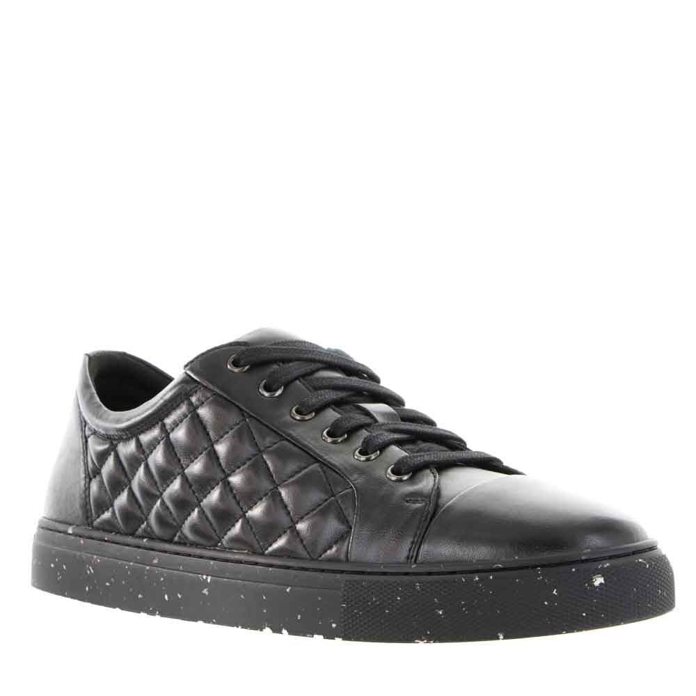 Black Le Sansa Sansa Mandas sneakers featuring sleek design and comfortable fit, ideal for casual and athletic wear.