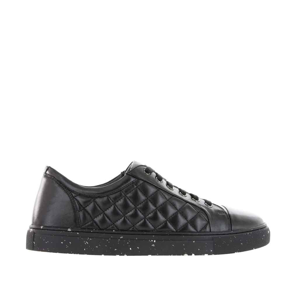 Black Le Sansa Sanda sneakers with sleek design and comfortable fit, featuring black laces and stylish detailing.