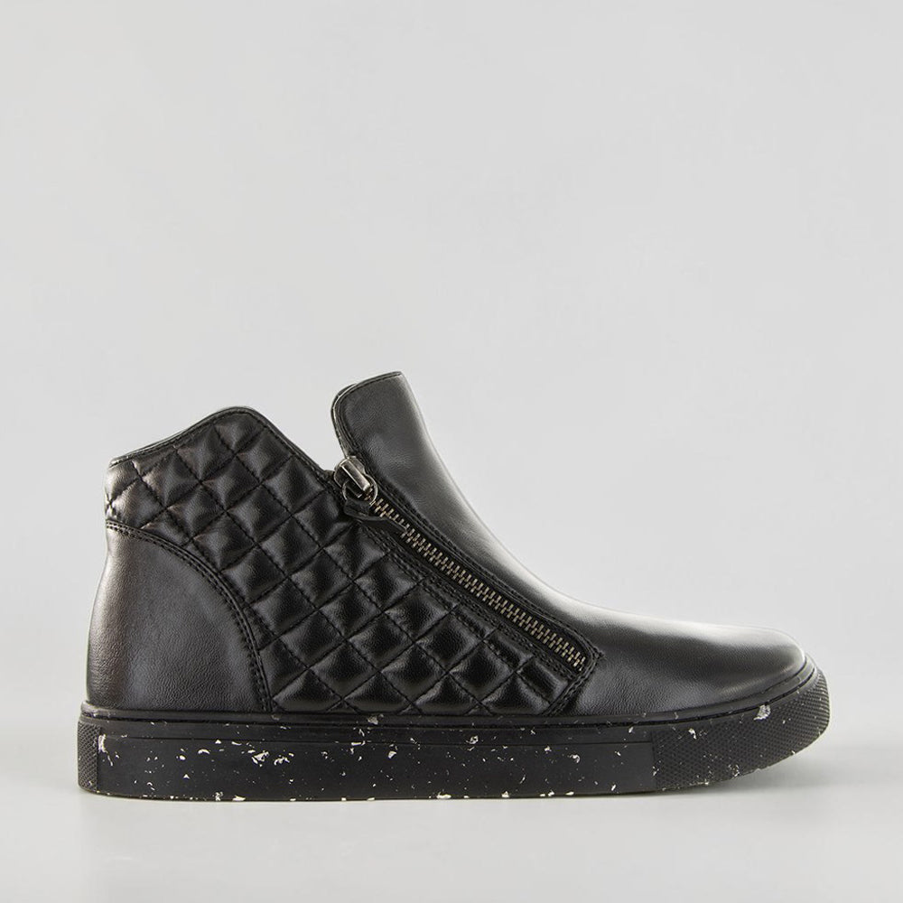 LE SANSA Midori Black boots with sleek leather design, featuring a stylish ankle-high silhouette and contemporary detailing.