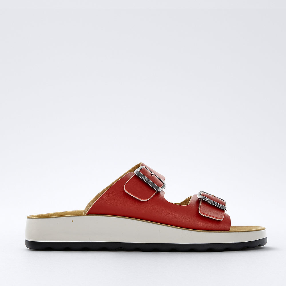 Red Fly Flot FLY FLOT 77G64 2C flats with a sleek design, showcasing the vibrant color and comfortable style.