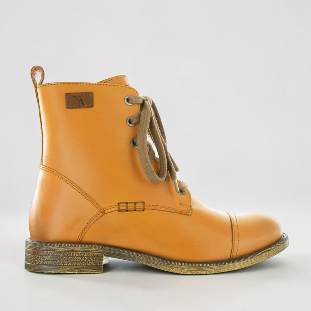 LE SANSA Ripley orange boots with chunky heel and stylish ankle design, perfect for casual or trendy outfits.