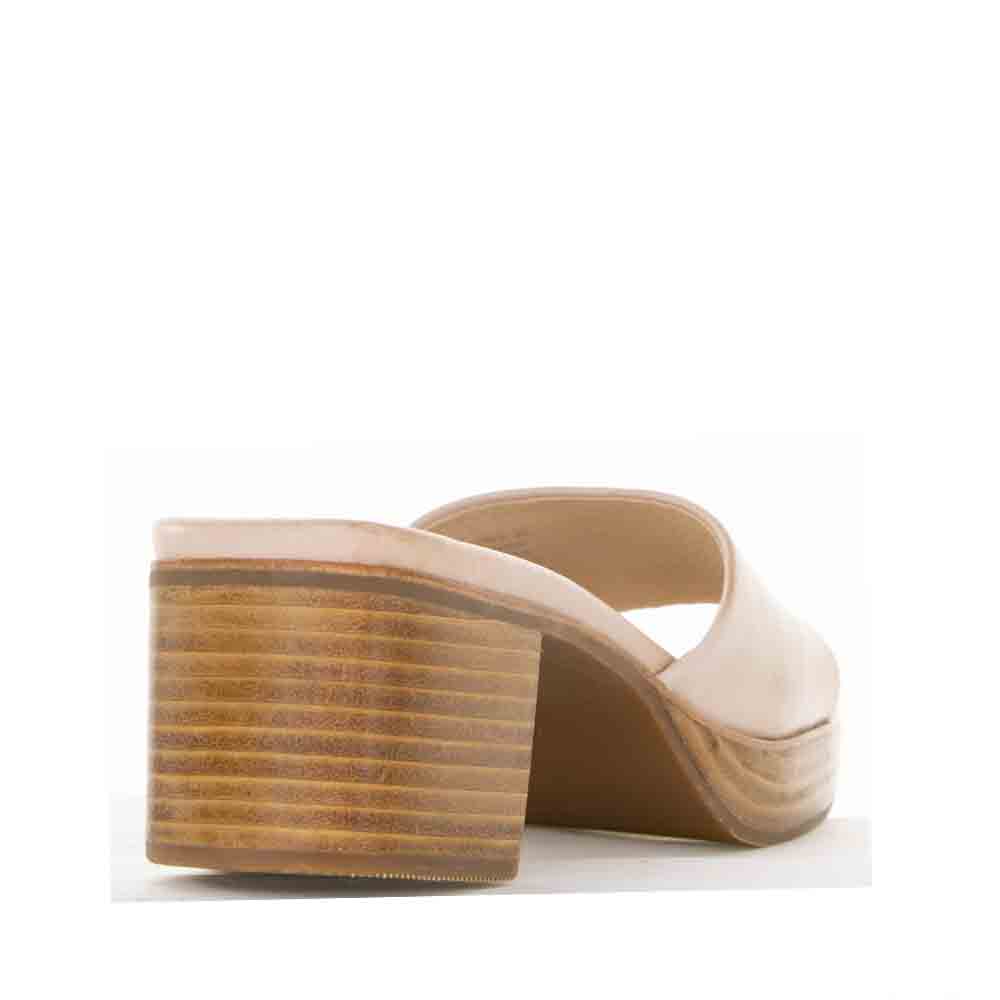 Le Sansa Rosemary Blush slip-ons with a soft blush color and stylish design, perfect for casual and comfortable wear.
