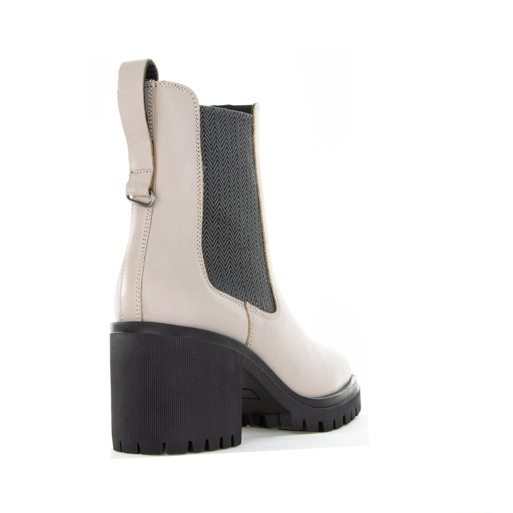 Le Sansa Samira Silver Grey boots showing sleek design with pointed toes and ankle-high style in soft silver grey leather.