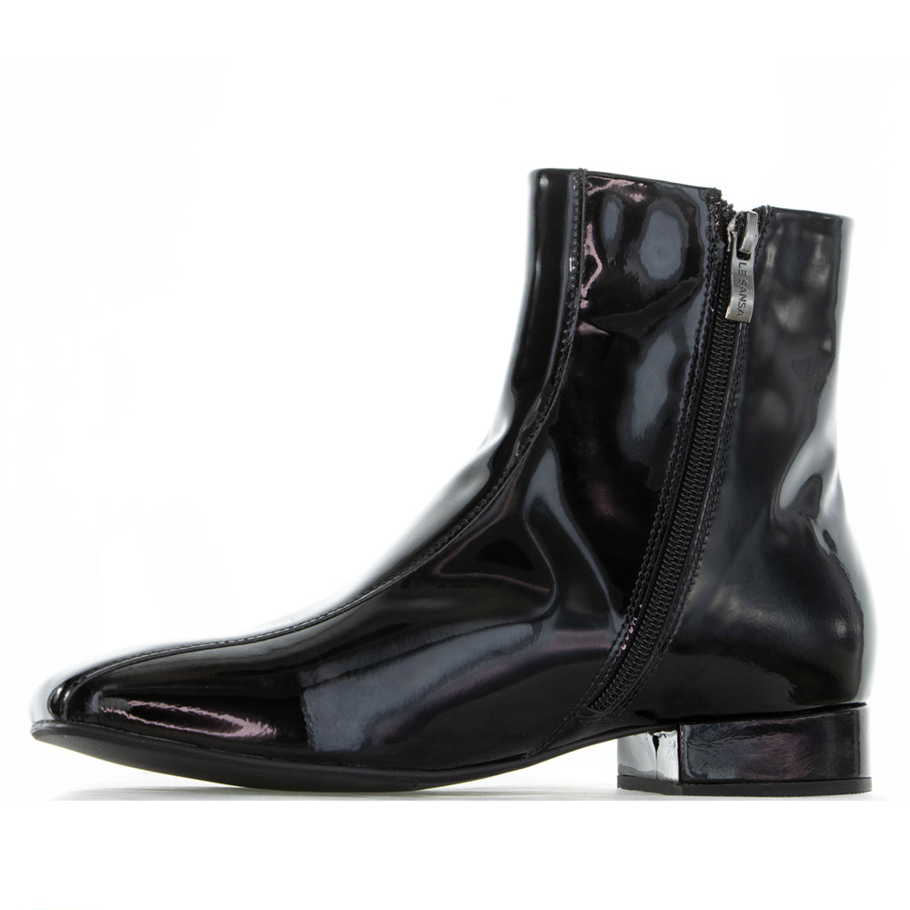 Le Sansa Sasha black patent boots featuring sleek design and shiny finish, perfect for stylish footwear collection.