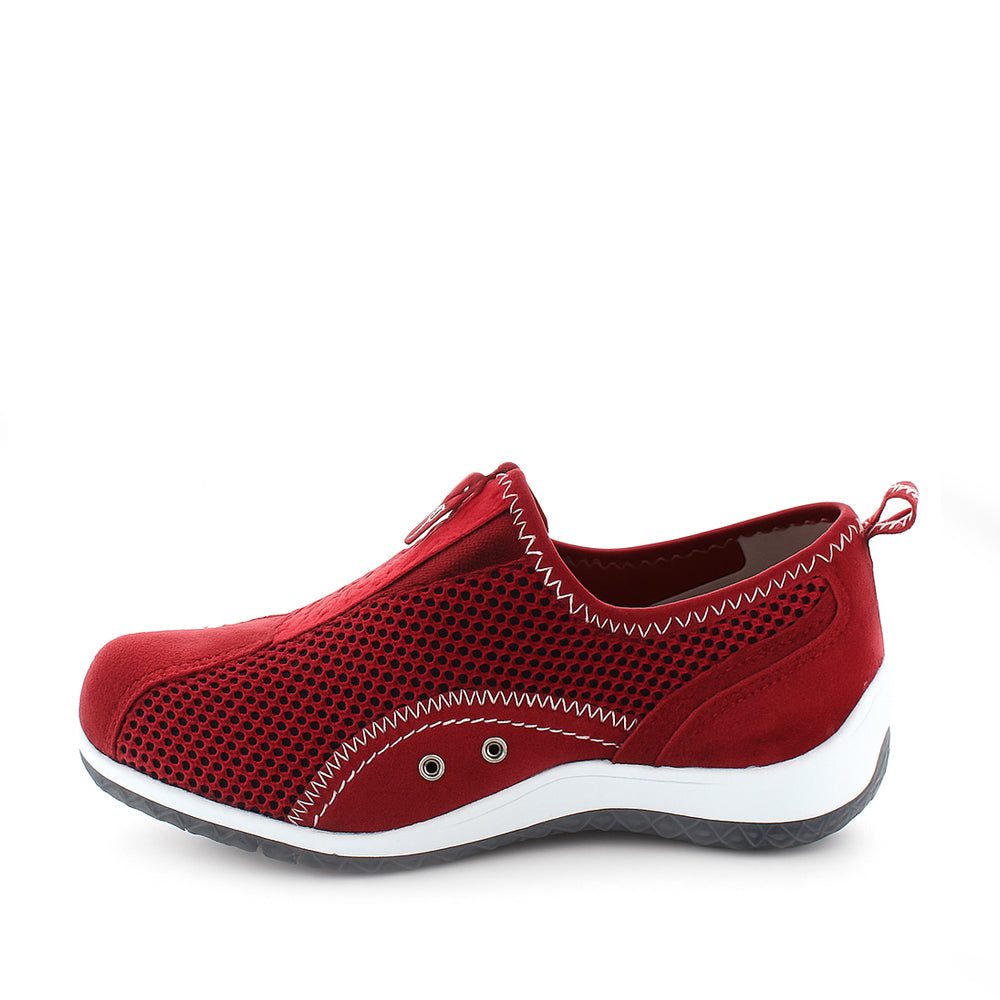 CC Resorts Sorrell Red casual shoes, vibrant red color, stylish design, and comfortable fit, ideal for everyday wear.
