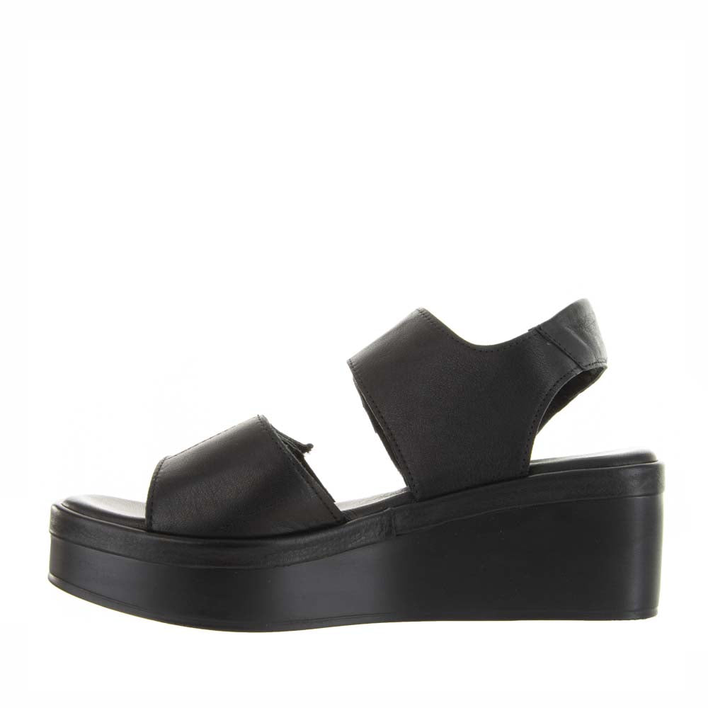 Le Sansa Tristen black sandals featuring slim straps and open toe design, perfect for casual summer wear.