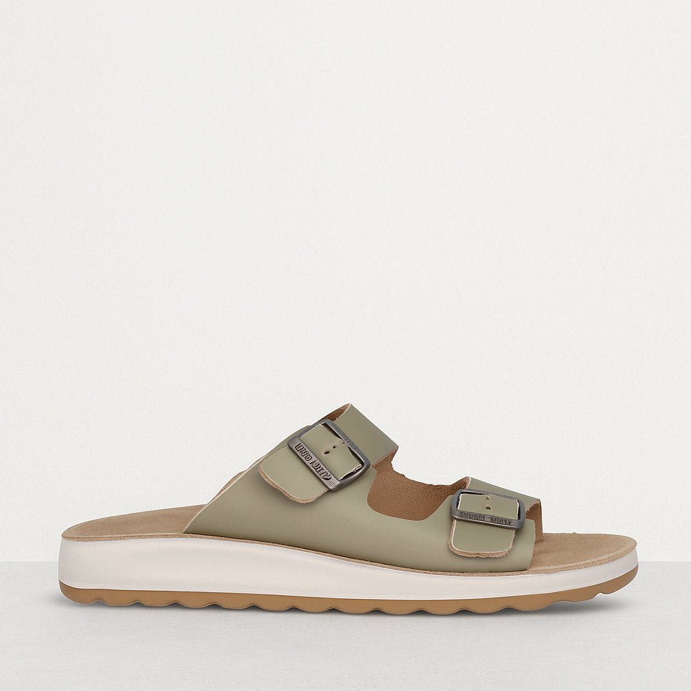 Fly Flot FLY FLOT 77G64 2C Verde flats, green slip-on shoes with comfortable design, made by Fly Flot, shown in the image.