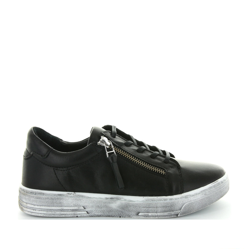 Black Le Sansa Warren sneakers with stylish design, featuring a sleek silhouette and comfortable fit, suitable for casual wear.