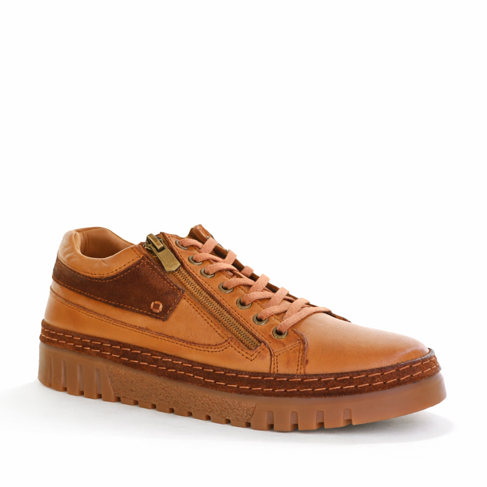 CABELLO WREN TAN sneakers with tan leather and white sole, stylish casual footwear for everyday wear.