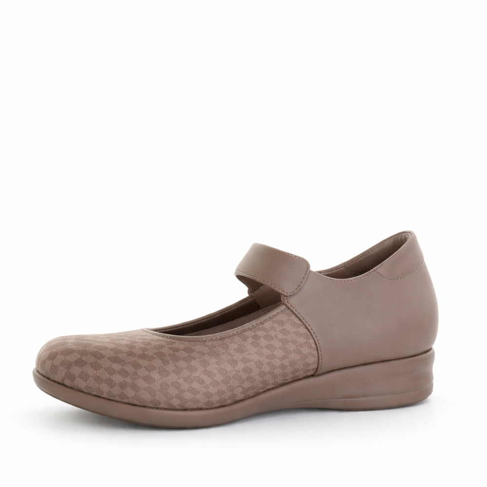 NAKED ARCHES YASER taupe casual shoes with a sleek design and comfortable fit, shown in a close-up image.