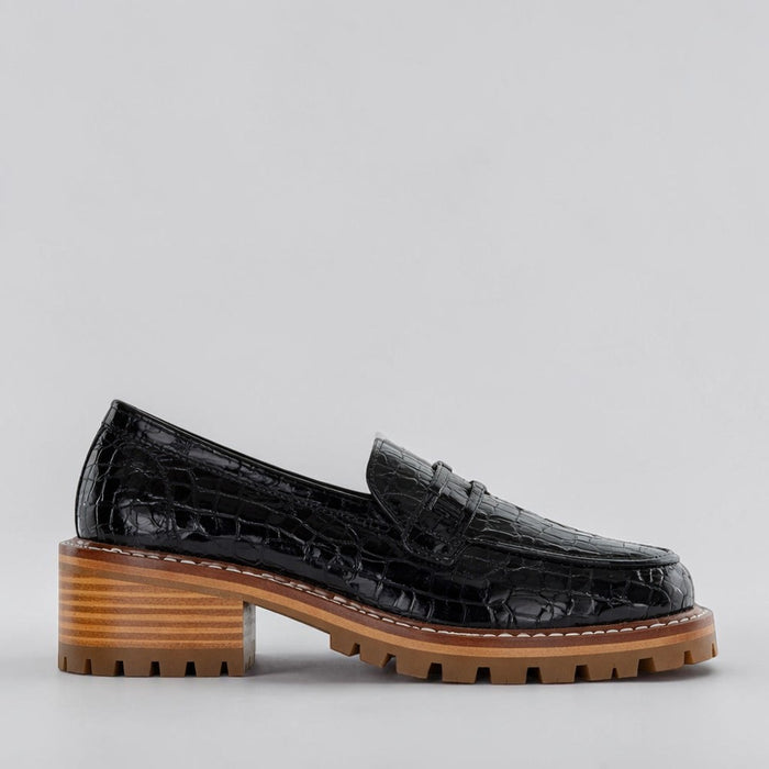 Le Sansa Zoey Black CR casual shoes featuring sleek black design and comfortable casual footwear style.