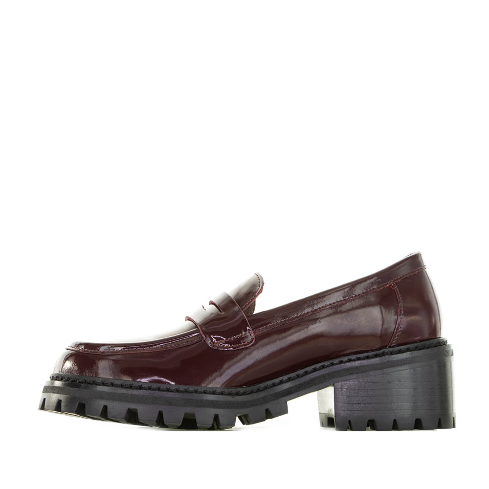 LESANSA ZOEY BOTTLE MERLOT PATENT - Zeke Collection