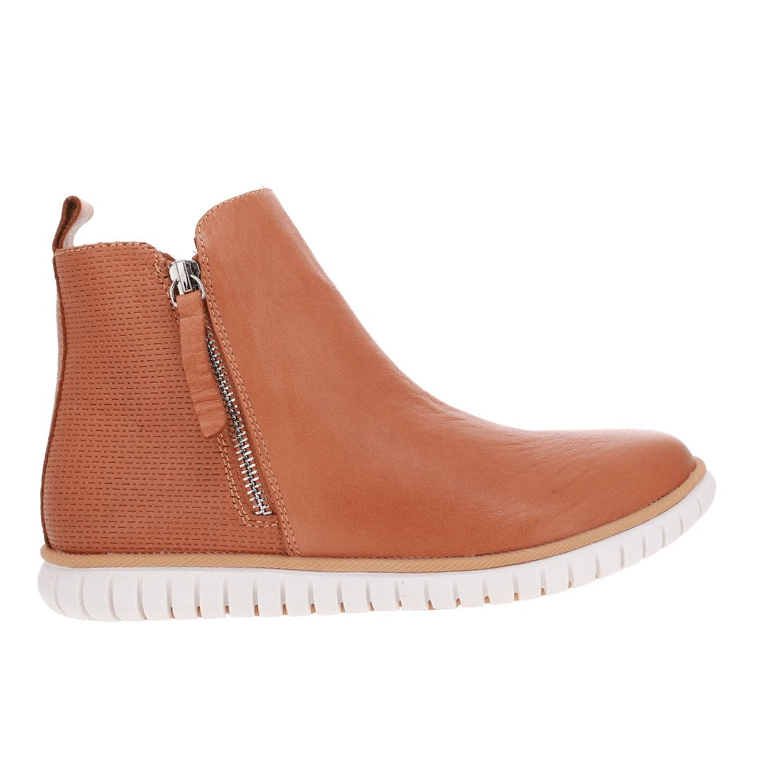 ITALY TAN Women Boots - Zeke Collection