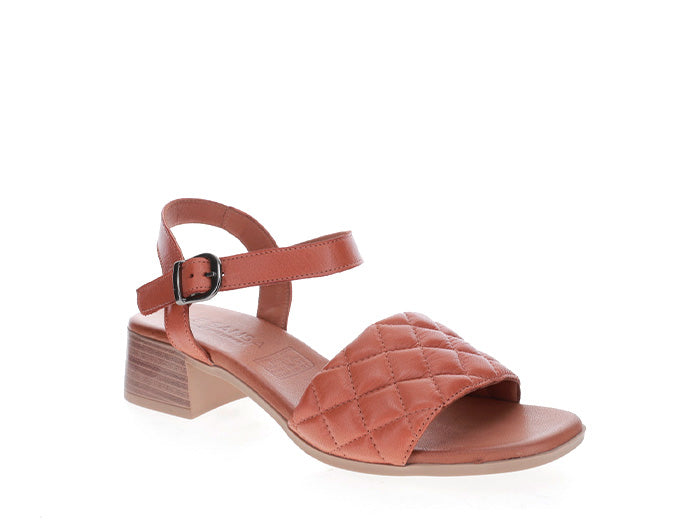 Le Sansa Lincoln Tan sandals with open toe design and ankle strap, featuring a tan leather finish and stylish casual look.