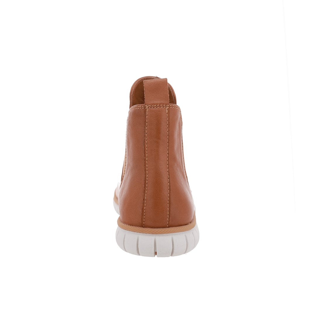Le Sansa Indy Tan boots with ankle-high design, tan leather finish, and stylish stitching details.