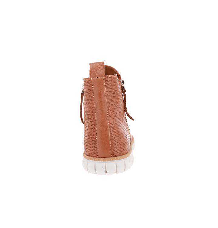 ITALY TAN Women Boots - Zeke Collection