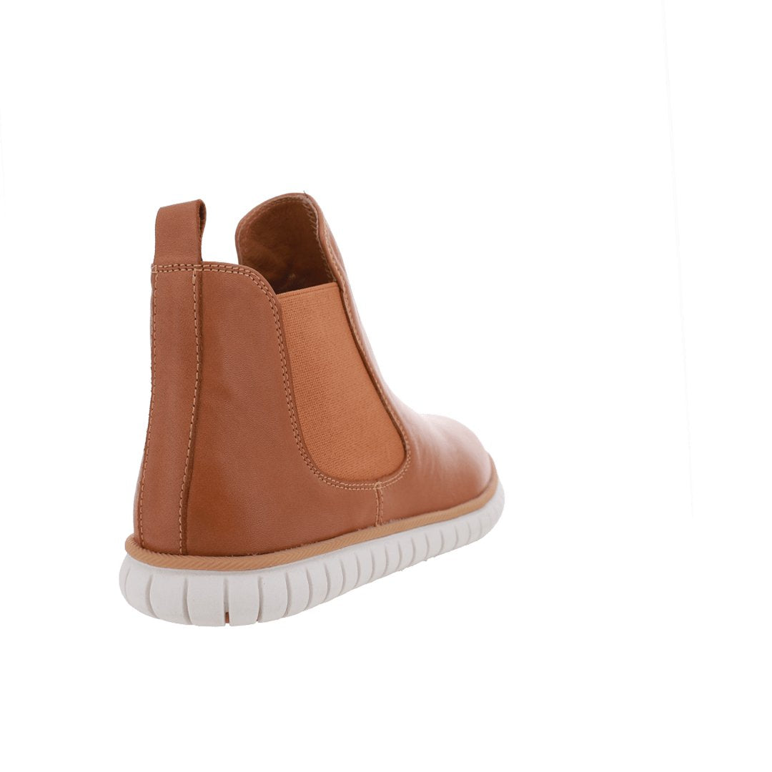 Le Sansa Indy Tan boots showing brown leather with ankle-high design and stylish stitching details.