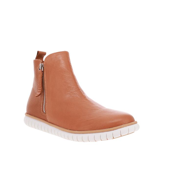 LESANSA ITALY TAN - Zeke Collection