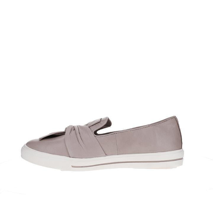 Le Sansa Izzy silver grey slip-on shoes with a sleek design and comfortable fit, shown on a plain background.