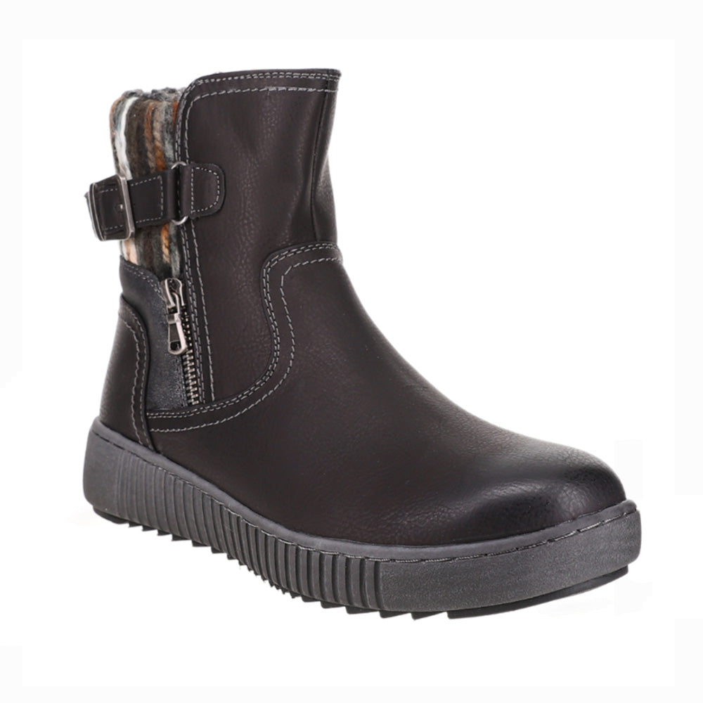 Black CC Resorts Garrett boots with a sleek design, shown on a Southeast background, perfect for stylish outdoor wear.