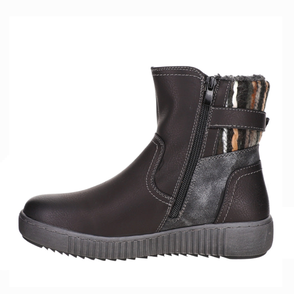 CC Resorts Garrett Black boots featuring a sleek black design and stylish ankle height, perfect for casual and outdoor wear.