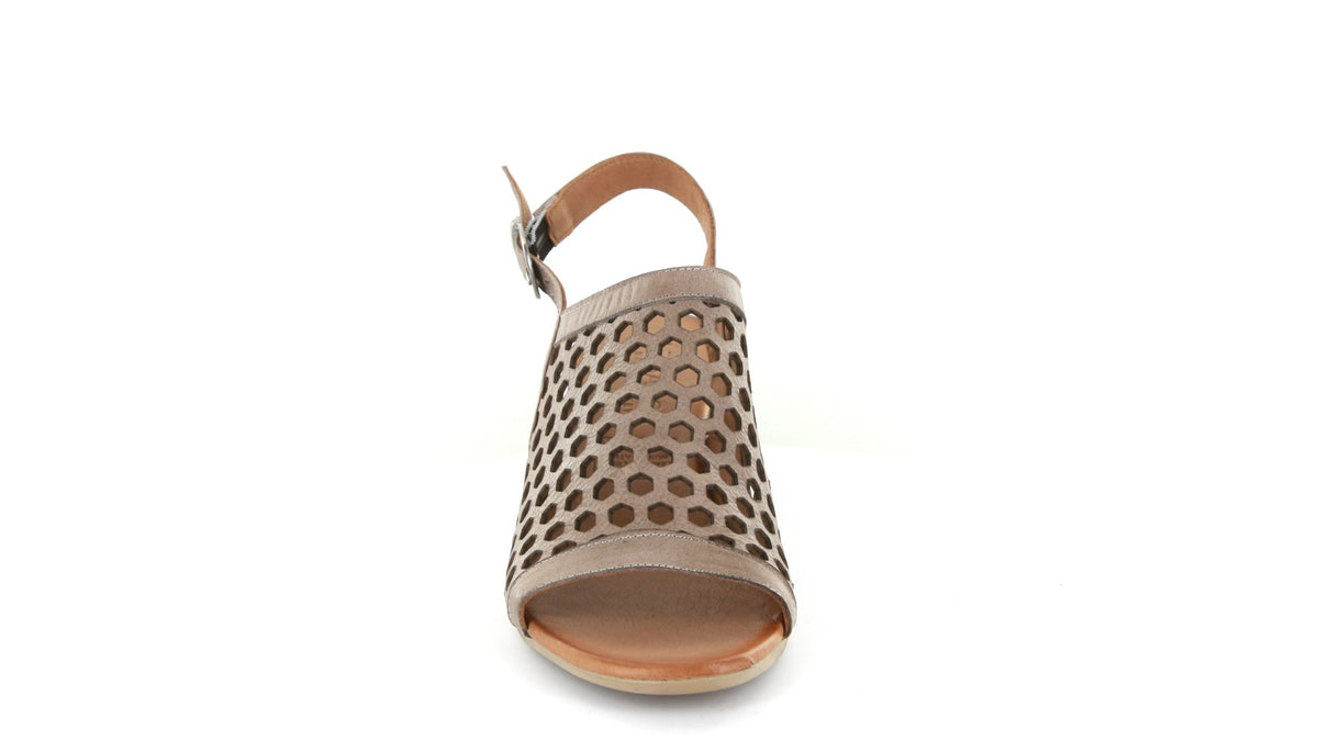 Le Sansa Lesansa Lava Hat sandals featuring a stylish design with textured straps and comfortable sole, perfect for casual wear.