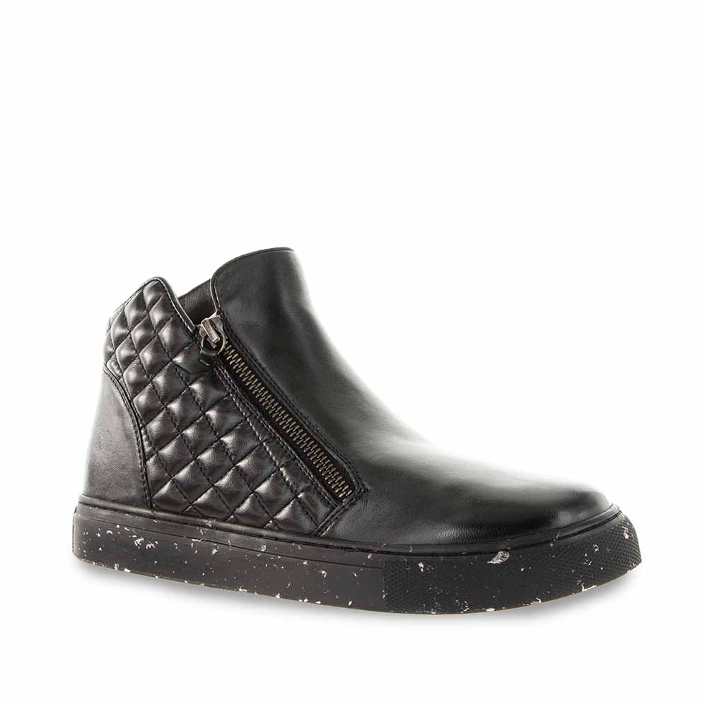 Black LE SANSA Sansa Midori boots with sleek design and ankle-high style, featuring a smooth leather finish and minimal detailing.