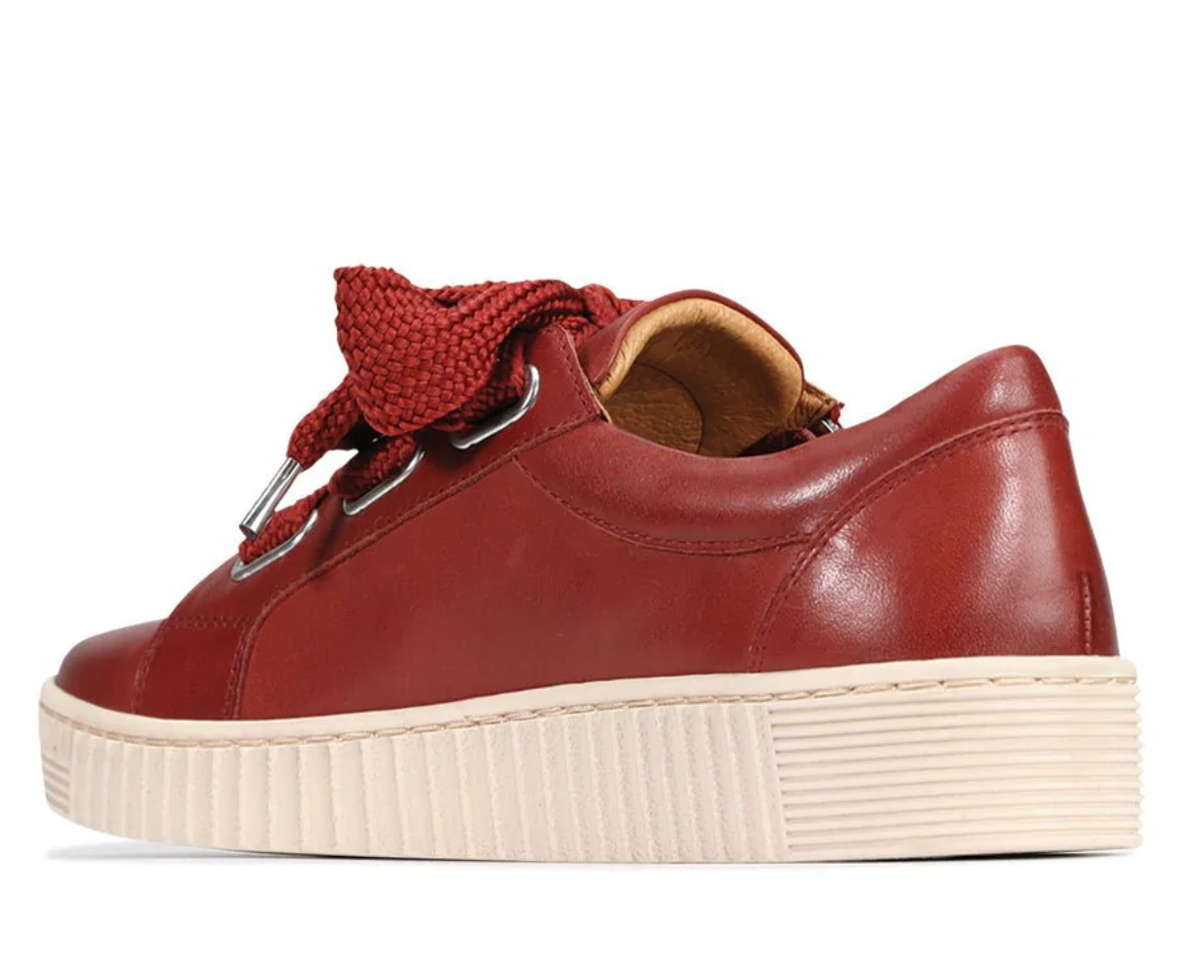 Eos Jovi Heena sneakers in vibrant colors with stylish design and comfortable fit, displayed on a neutral background.