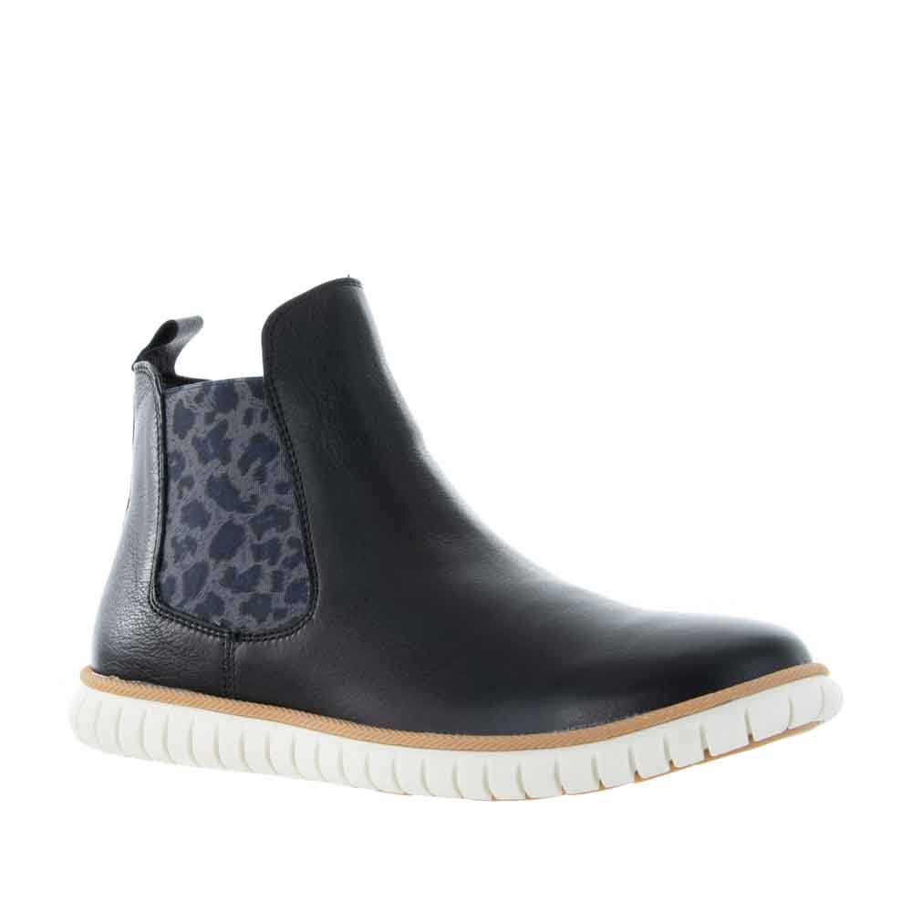 Le Sansa Indy black and grey boots with stylish ankle design and chunky heel, perfect for casual and trendy outfits.