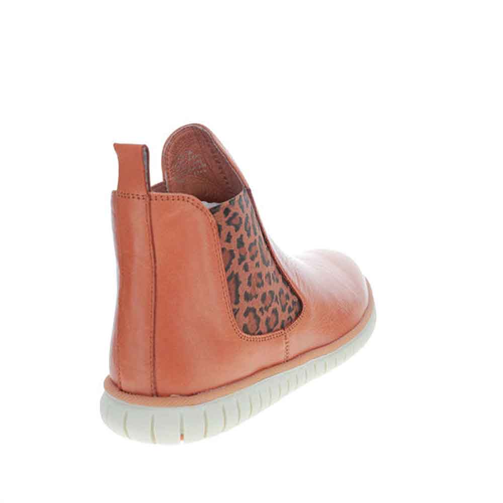 Le Sansa LESANSA INDY TAN LEOPARD boots with tan leopard print, featuring stylish ankle-high design and pointed toe.
