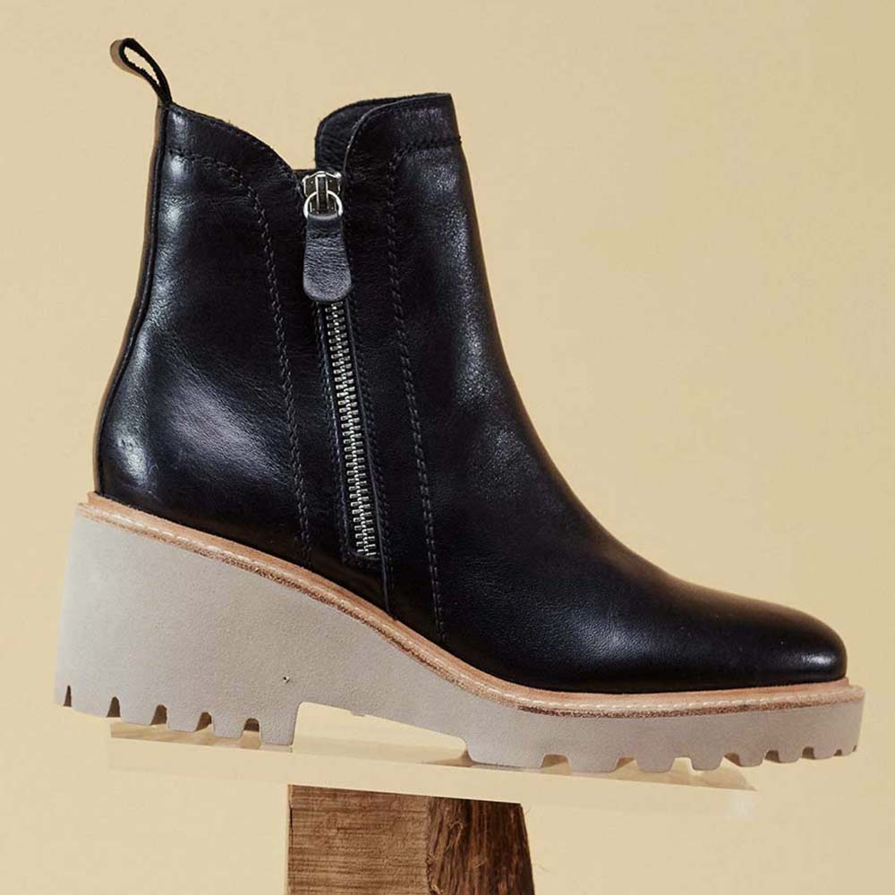 Eos Parson Black boots with smooth leather finish and classic lace-up design, stylish footwear for casual or formal wear.