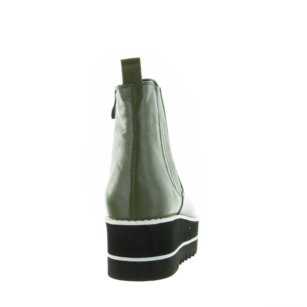 Le Sansa Trinity Olive boots featuring a sleek design and olive green color, displayed on a clean background.